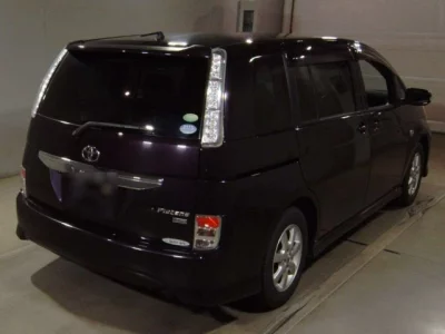 Toyota ISIS