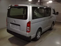 Toyota HIACE VAN лот № 62004 оценка 3.5  с аукциона в Японии 1