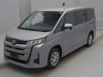 Toyota NOAH  с аукциона в Японии