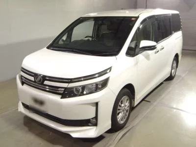 Toyota VOXY  с аукциона в Японии