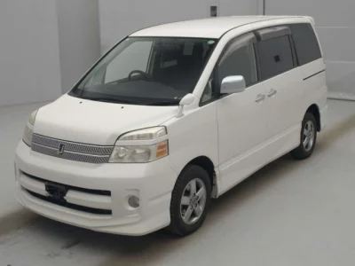 Toyota VOXY  с аукциона в Японии