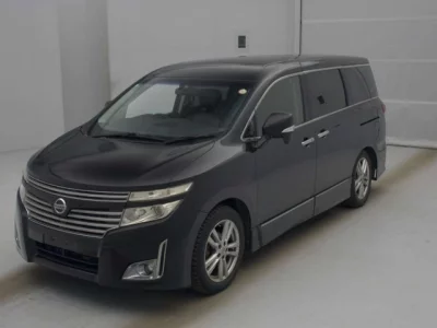 Nissan ELGRAND  с аукциона в Японии