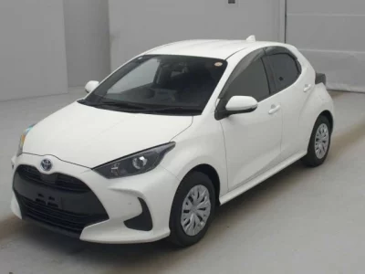 Toyota YARIS  с аукциона в Японии