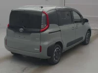 Toyota SIENTA лот № 72036 оценка 3.5  с аукциона в Японии 1