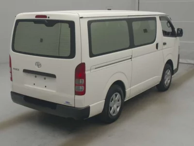 Toyota HIACE VAN  с аукциона в Японии