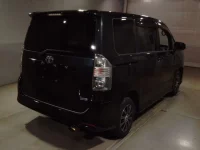 Toyota VOXY лот № 4041 оценка RA  с аукциона в Японии 1