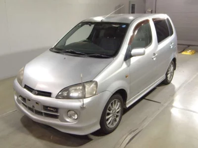 Daihatsu YRV