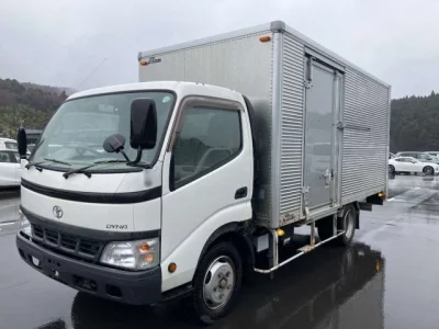 Toyota DYNA  с аукциона в Японии