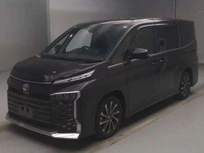 Toyota VOXY  с аукциона в Японии