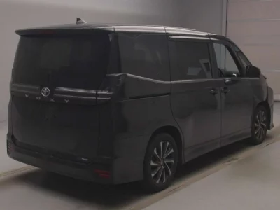 Toyota VOXY  с аукциона в Японии