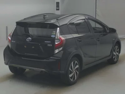 Toyota AQUA  с аукциона в Японии