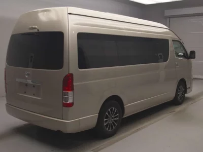 Toyota HIACE VAN  с аукциона в Японии