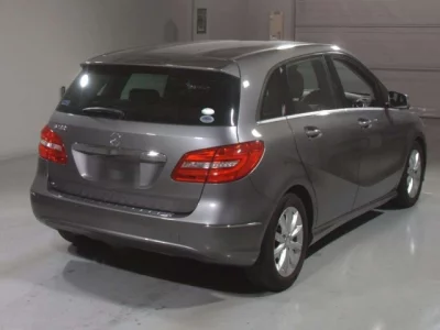 Mercedes-Benz B CLASS
