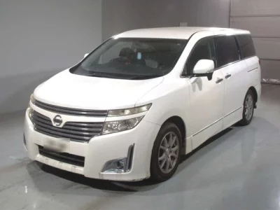 Nissan ELGRAND  с аукциона в Японии