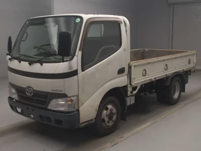 Toyota DYNA  с аукциона в Японии
