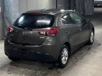 Mazda DEMIO лот № 2010 оценка 3.5  с аукциона в Японии 4