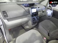 Toyota NOAH лот № 30191 оценка 3  с аукциона в Японии 2