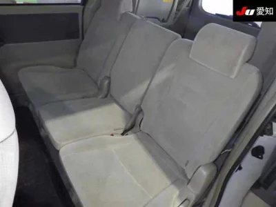Toyota NOAH  с аукциона в Японии