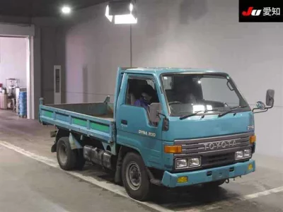 Toyota DYNA  с аукциона в Японии