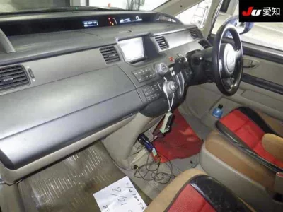 Honda STEP WAGON  с аукциона в Японии