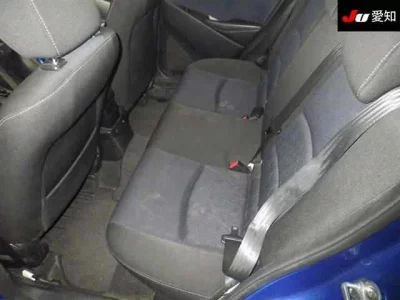 Mazda DEMIO  с аукциона в Японии