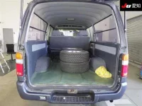 Toyota HIACE VAN лот № 7012 оценка 3  с аукциона в Японии 3