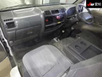 Mazda BONGO VAN лот № 20020 оценка 3.5  с аукциона в Японии 2