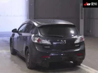 Mazda AXELA лот № 30108 оценка 3.5  с аукциона в Японии 1