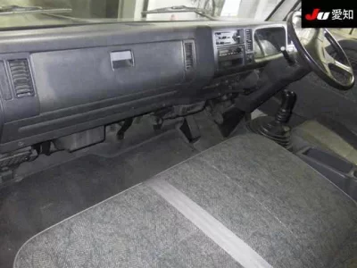 Mazda TITAN  с аукциона в Японии