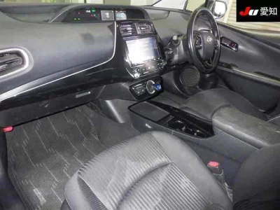 Toyota PRIUS PHV  с аукциона в Японии