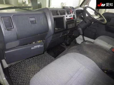 Toyota DYNA  с аукциона в Японии