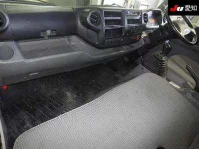 Toyota DYNA  с аукциона в Японии