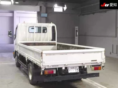 Toyota DYNA  с аукциона в Японии