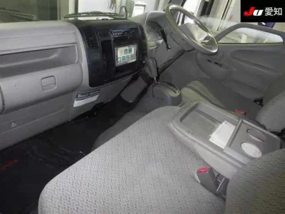 Toyota DYNA  с аукциона в Японии