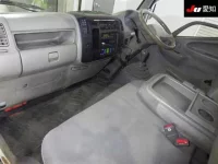 Toyota DYNA лот № 7025 оценка 3  с аукциона в Японии 2