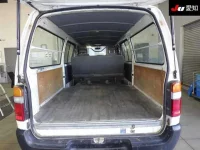 Toyota HIACE VAN лот № 4104 оценка R  с аукциона в Японии 3