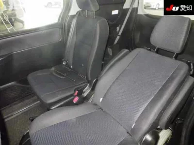 Toyota NOAH  с аукциона в Японии