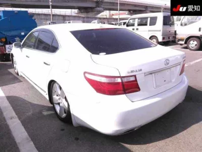 Lexus LS
