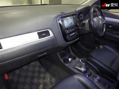 Mitsubishi OUTLANDER PHEV