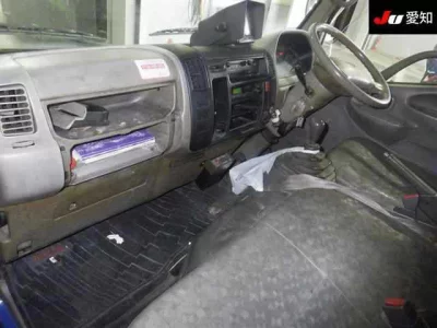 Toyota DYNA  с аукциона в Японии