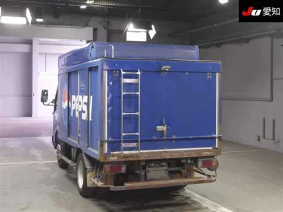 Toyota DYNA  с аукциона в Японии