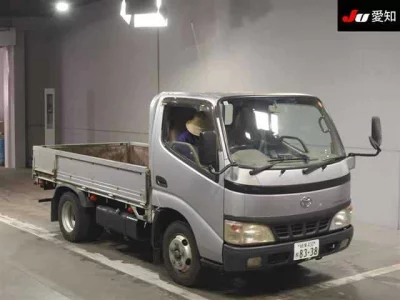 Toyota DYNA  с аукциона в Японии