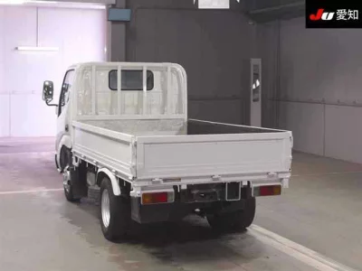 Toyota DYNA  с аукциона в Японии