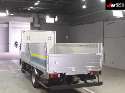 Toyota DYNA  с аукциона в Японии