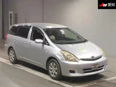 Toyota WISH  с аукциона в Японии