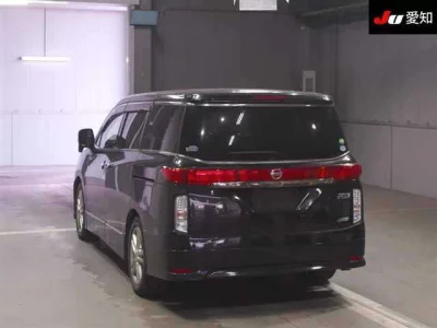 Nissan ELGRAND  с аукциона в Японии