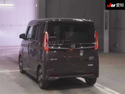 Nissan ROOX  с аукциона в Японии