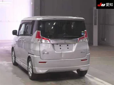 Mitsubishi DELICA D2