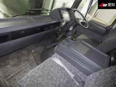 Toyota DYNA  с аукциона в Японии