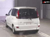 Toyota FUNCARGO лот № 30690 оценка R  с аукциона в Японии 1